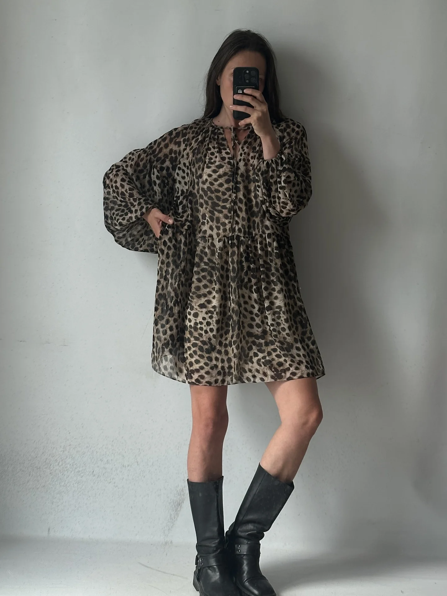 H&M Платье леопардовое шифоновое оверсайз мини тун - миниатюра 5