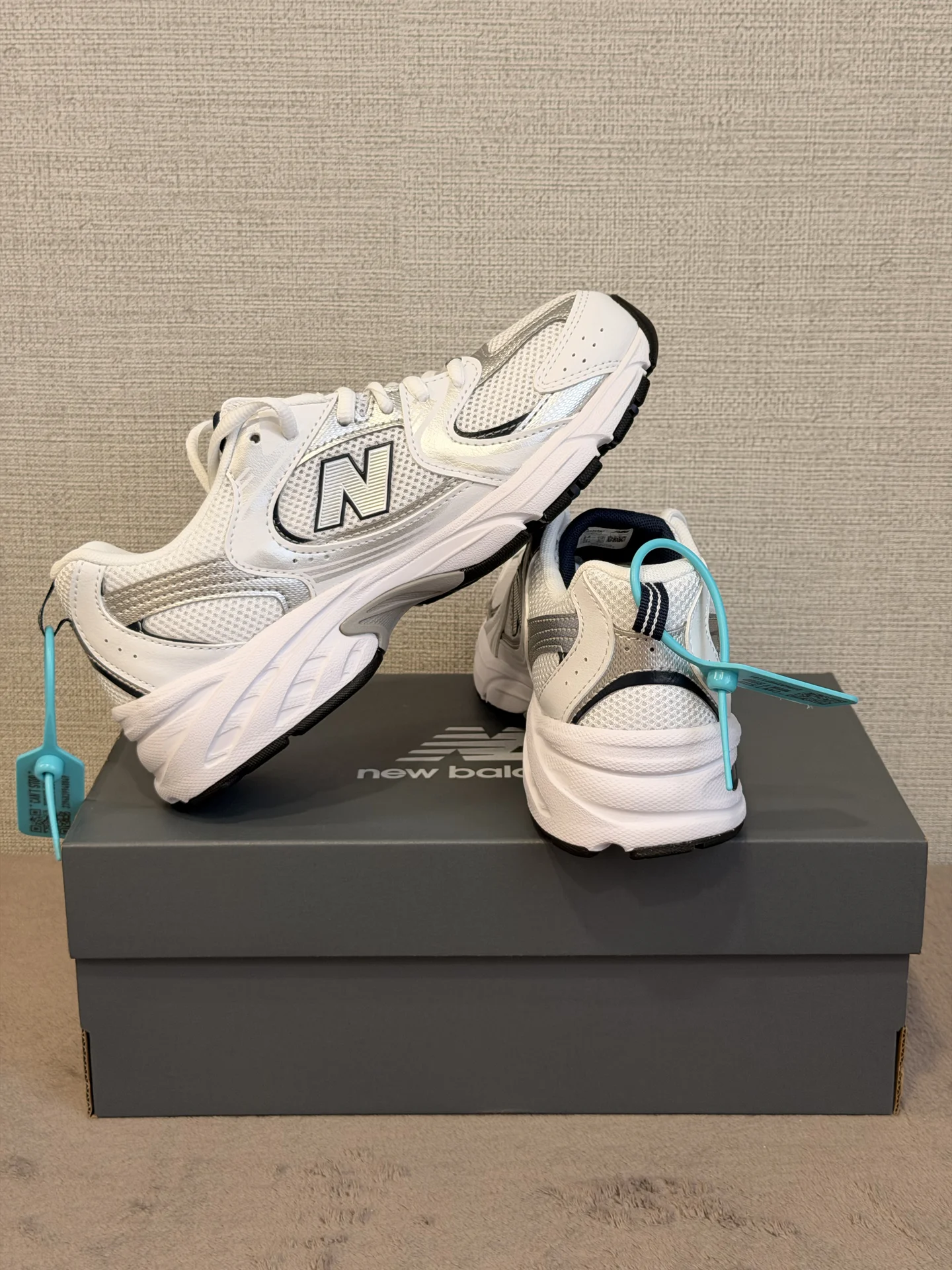 New Balance 530 White/Navy | Оригинал - миниатюра 3