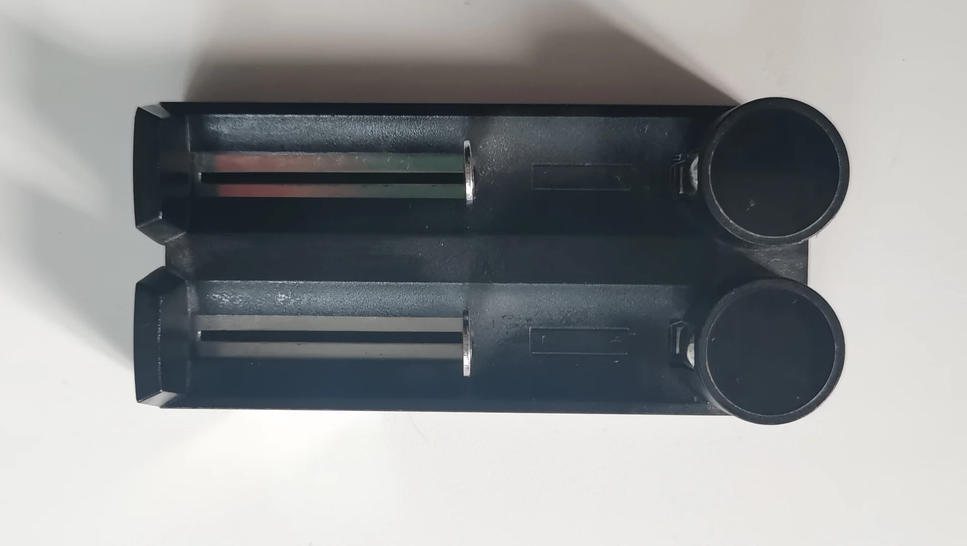 Зарядная станция Efest Slim K2 Charger - миниатюра 2