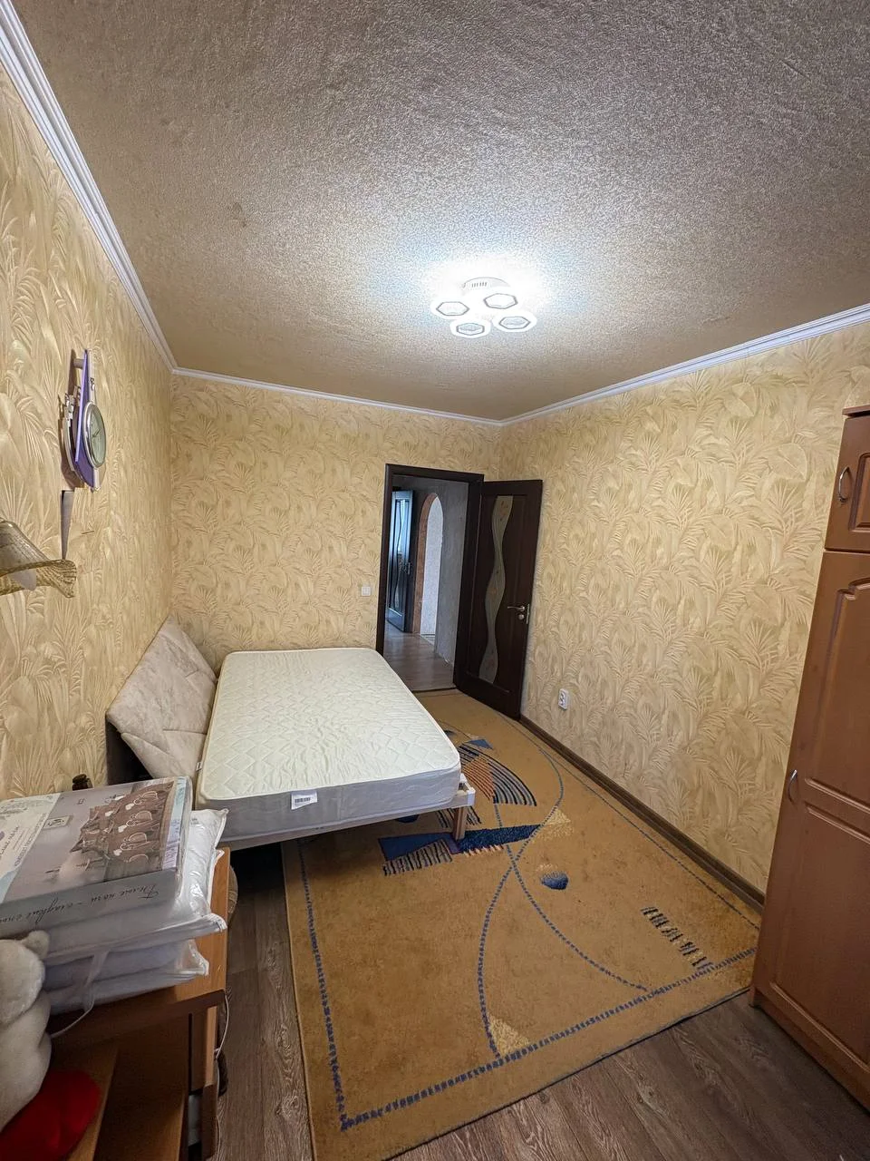 Трёхкомнатная квартира в ЛНР - изображение 1
