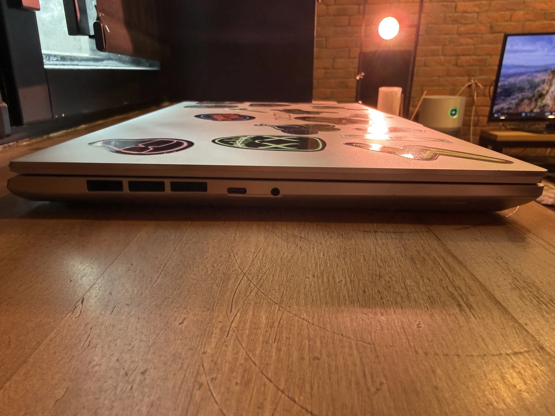 ноутбук Gigabyte aero 17 xe 5 - миниатюра 7