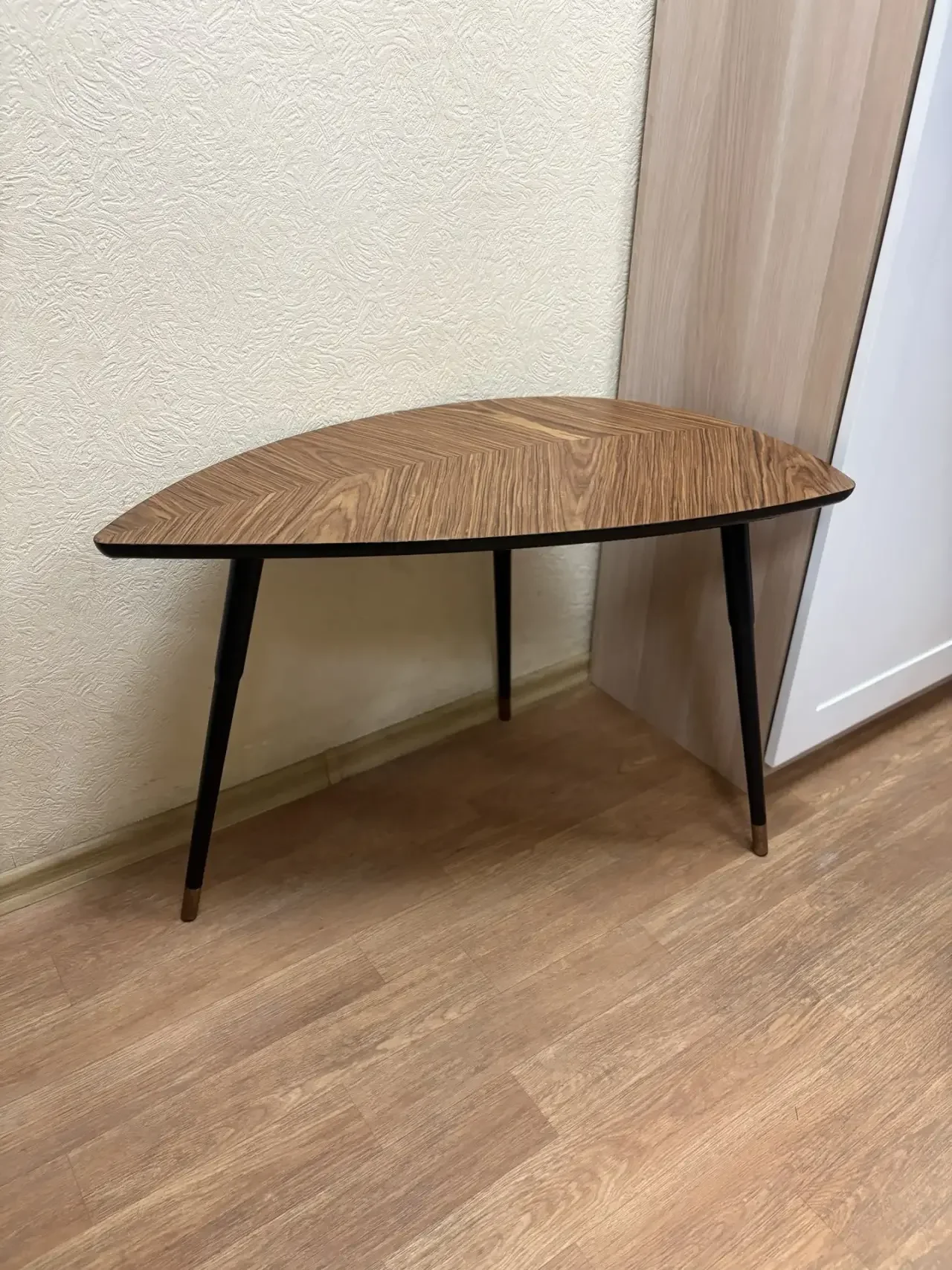Кофейный журнальный столик Lovbacken IKEA - миниатюра 2