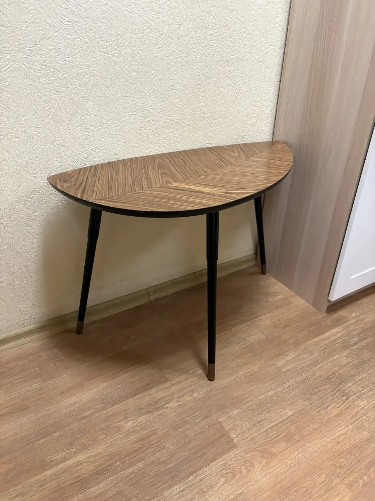 Кофейный журнальный столик Lovbacken IKEA - миниатюра 3