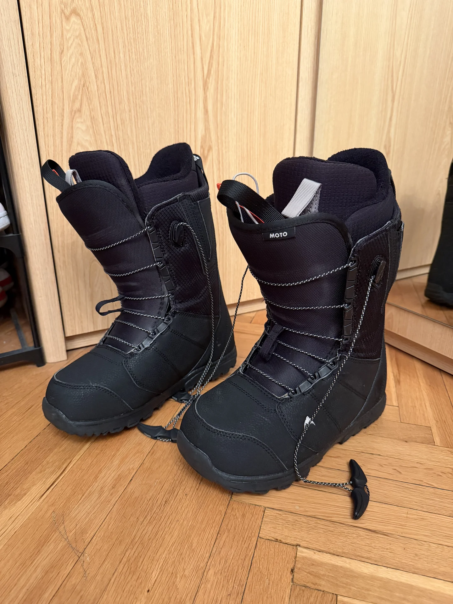 Сноубордические ботинки Burton 8.5us 41 - изображение 1