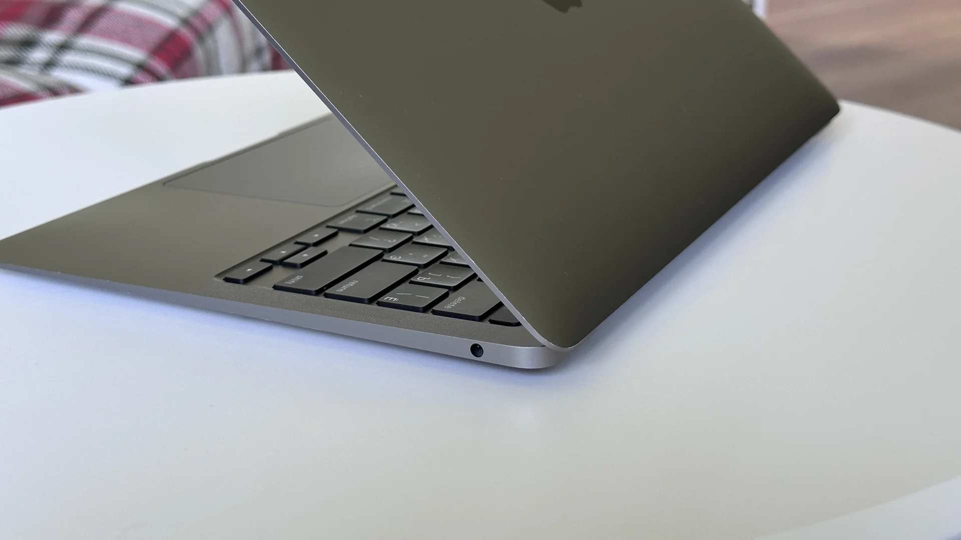MacBook Air 13 M1 2020 8/256 гб, Space Gray - миниатюра 5
