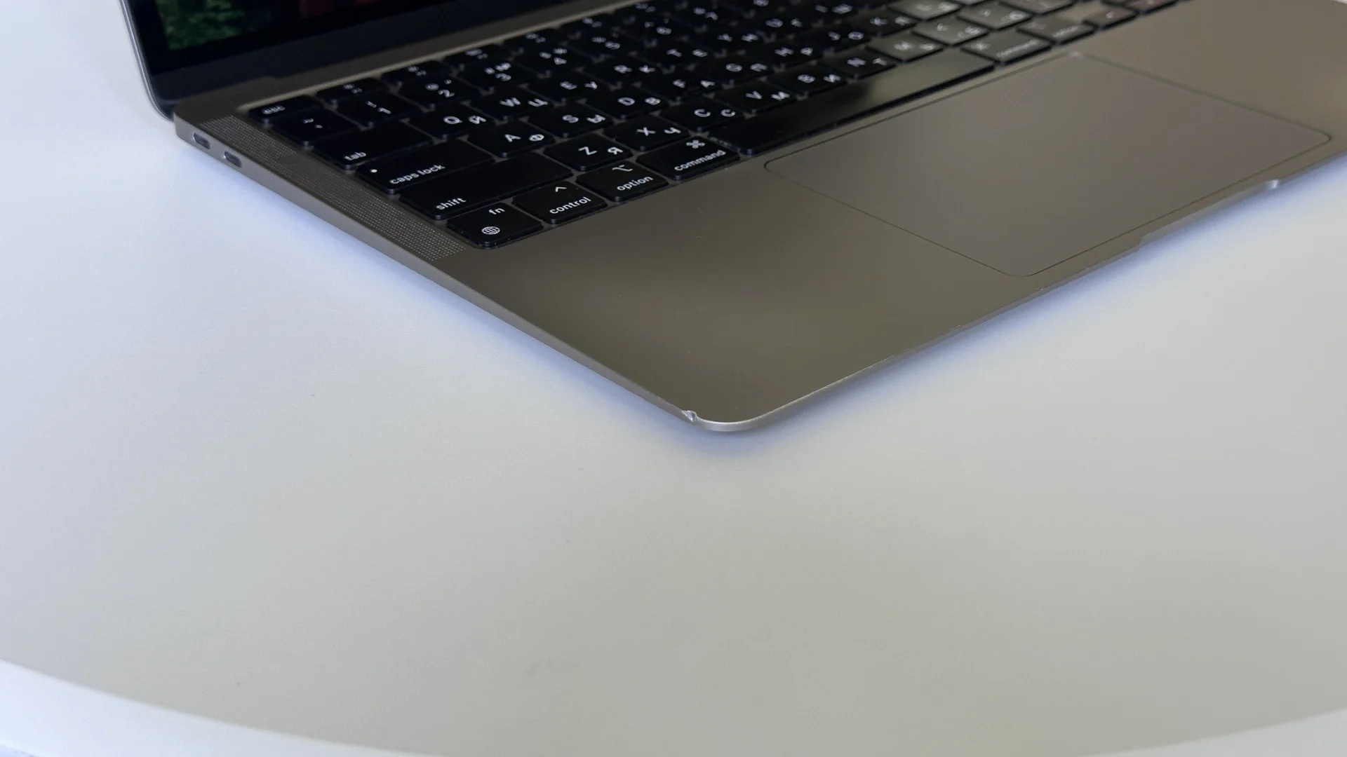 MacBook Air 13 M1 2020 8/256 гб, Space Gray - миниатюра 7