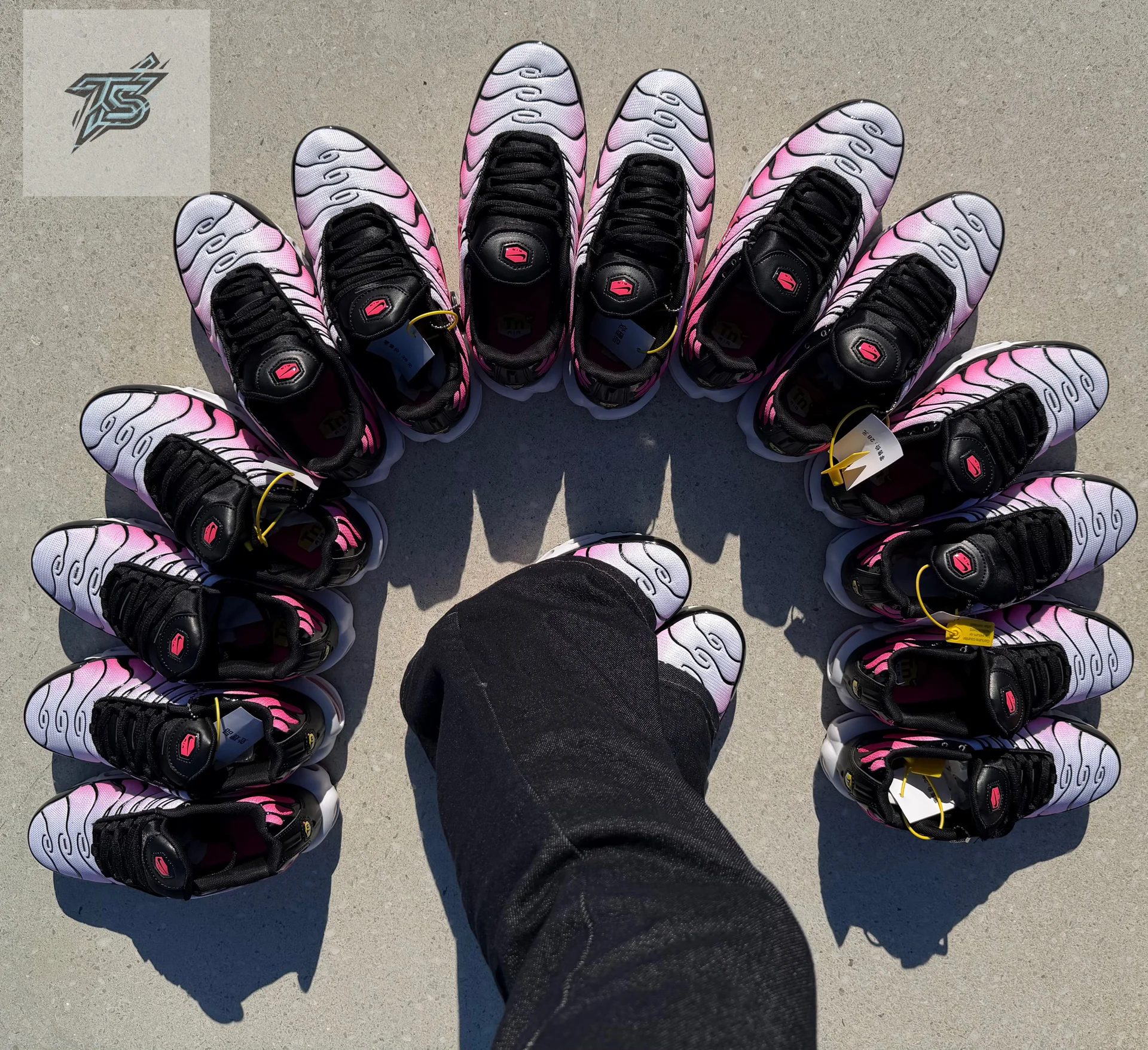 NIKE AIR MAX PLUS TN “HOT PUNCH” - миниатюра 5