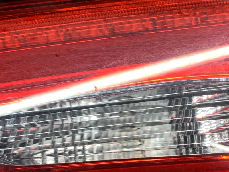 Фонарь крышки багажника правый Audi A3 8V CXS 2014 - миниатюра 2