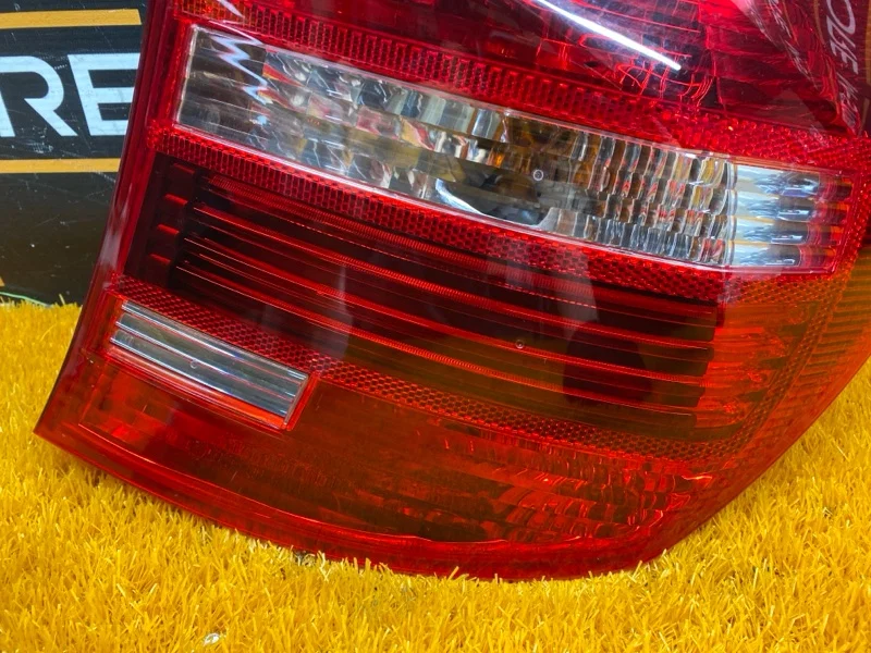 Фонарь задний правый BMW 1-Series E87 N45B16A 2009 - миниатюра 4