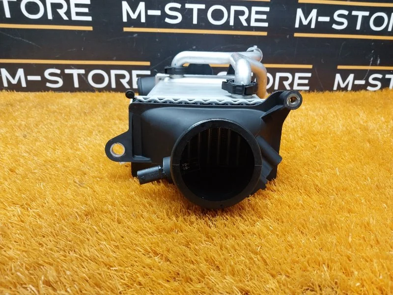 Интеркулер Mercedes-Benz C-Class W205 274.910 2014 - миниатюра 6