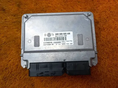 Блок управления двс Volkswagen Passat B5/3B AZM