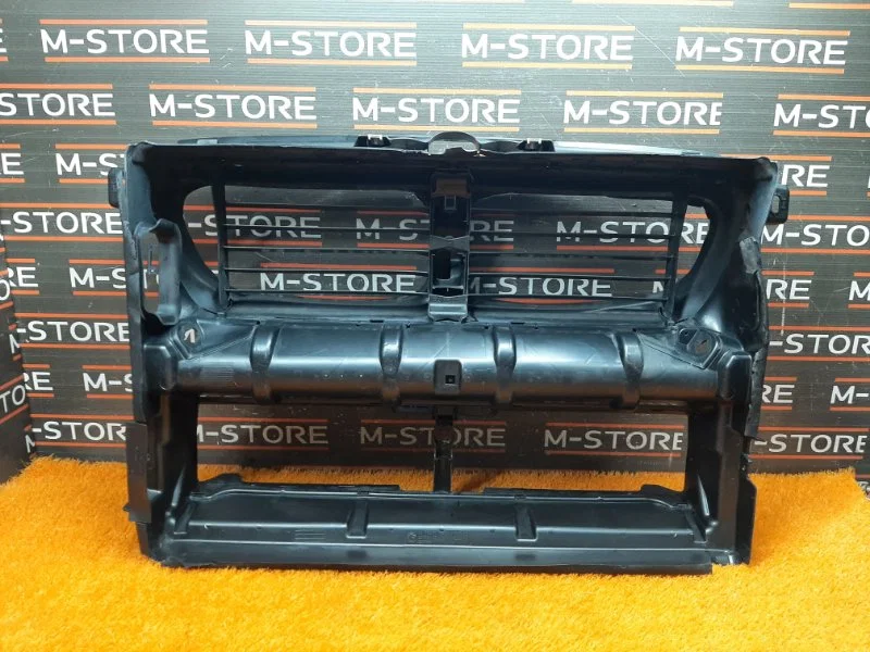 Воздуховод радиатора BMW 5-Series F10 N52B25A 2010 - миниатюра 8