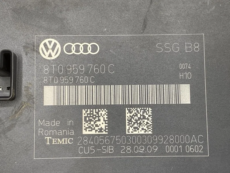 Блок управления сиденьем Audi A5 8T CDNC 2010 - миниатюра 2