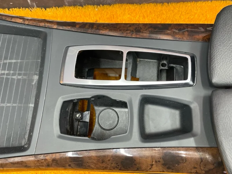Подлокотник BMW X5 E70 N52B30A 2009 - миниатюра 8