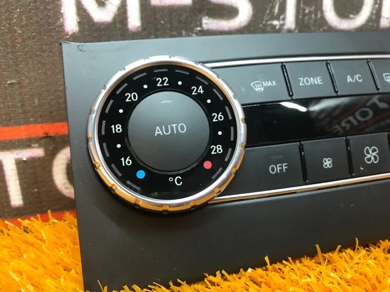 Блок управления климат-контролем Mercedes-Benz - миниатюра 2