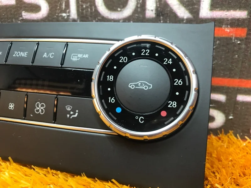 Блок управления климат-контролем Mercedes-Benz - миниатюра 3