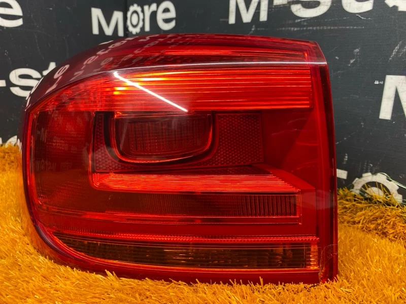 Фонарь задний левый Volkswagen Tiguan 5N CCZ 2012 - миниатюра 4