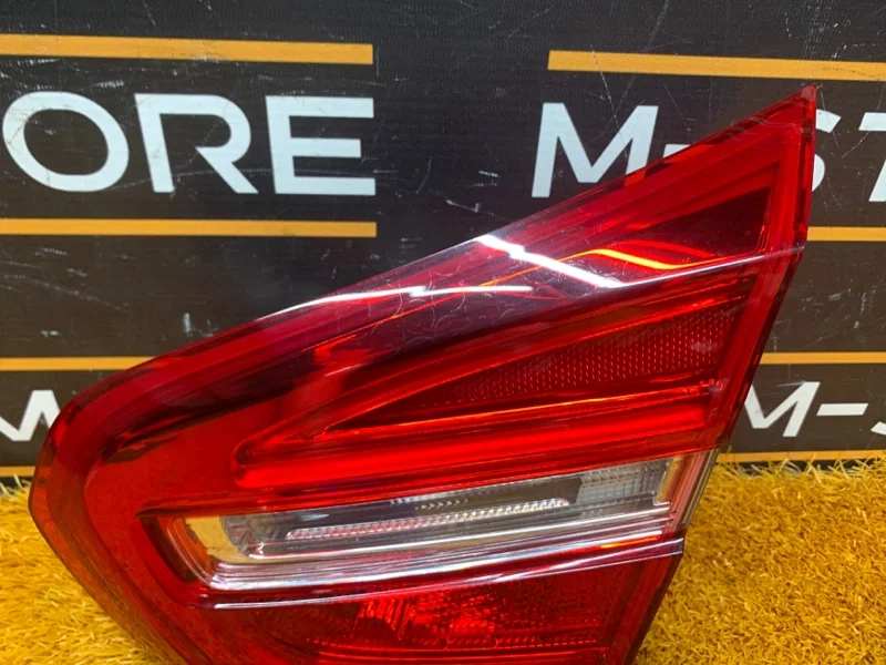 Фонарь крышки багажника правый Mercedes-Benz - миниатюра 3