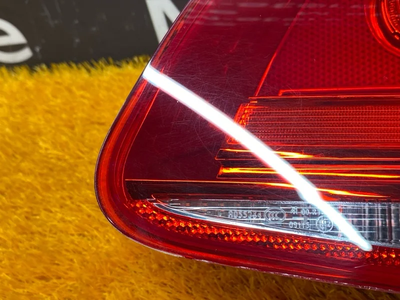 Фонарь крышки багажника правый Volkswagen Touareg - миниатюра 4