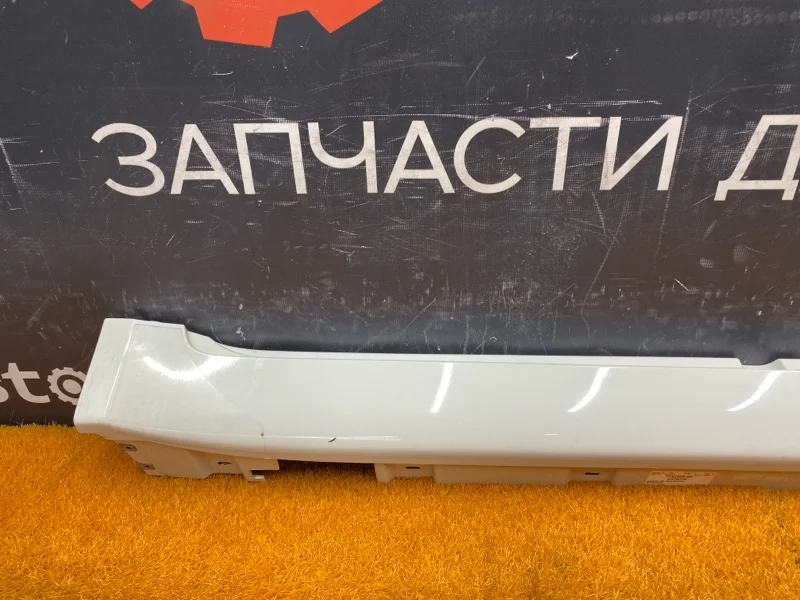 Накладка на порог правая BMW 7-Series F01 N54B30A - миниатюра 2