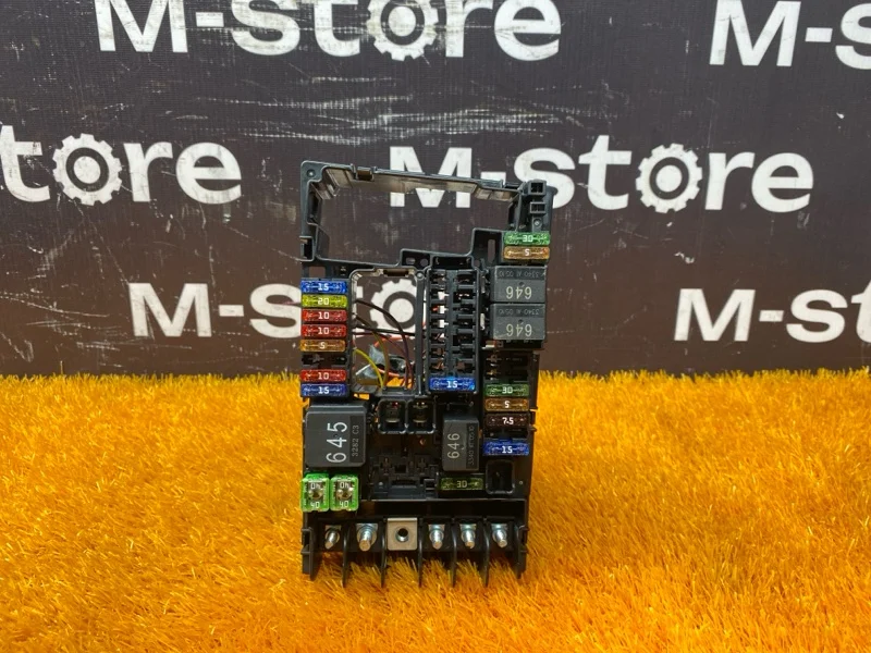 Блок предохранителей Audi A3 8V CXS 2014 - изображение 1