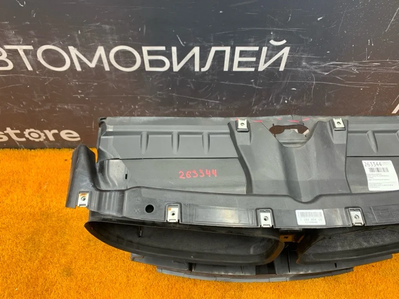 Воздуховод радиатора BMW 7-Series F01 N54B30A 2011 - миниатюра 10