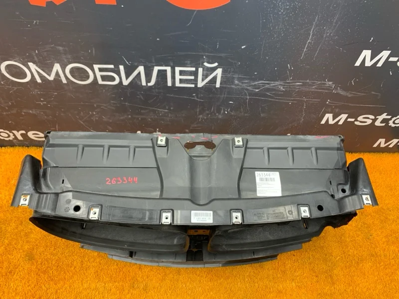 Воздуховод радиатора BMW 7-Series F01 N54B30A 2011 - миниатюра 9