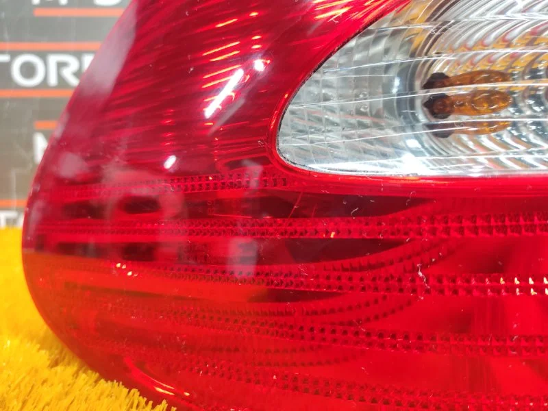 Фонарь задний левый Mercedes-Benz CLK-Class C209 - миниатюра 8