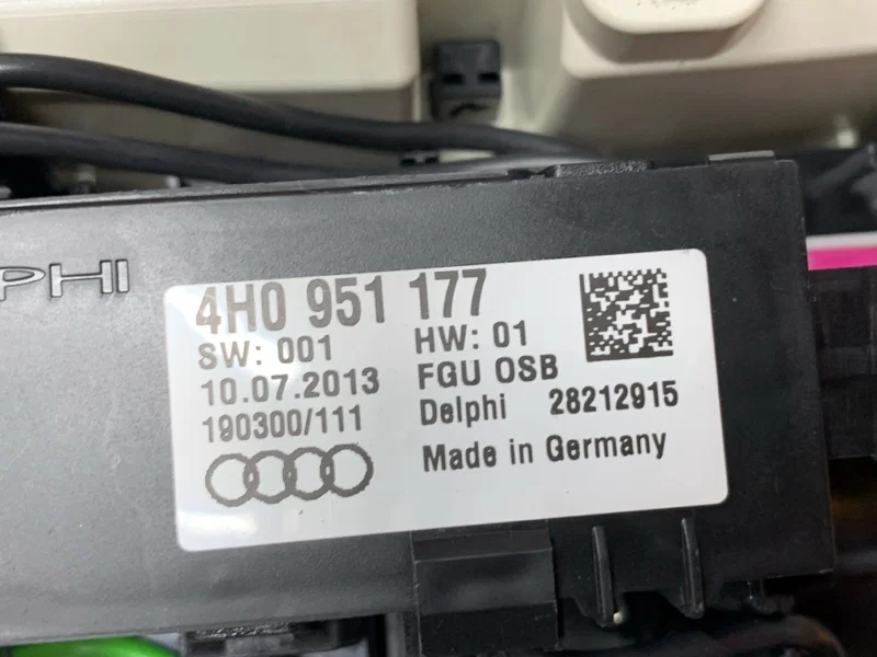 Плафон освещения Audi A8 4H/D4 CEU 2013 - миниатюра 9
