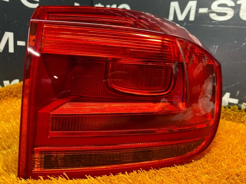 Фонарь задний правый Volkswagen Tiguan 5N CCZ 2012 - миниатюра 2