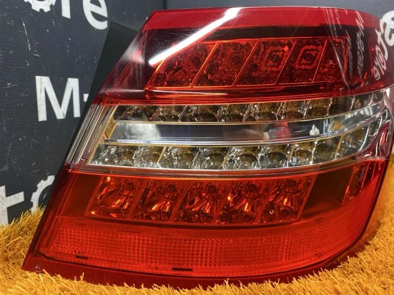 Фонарь задний правый Mercedes-Benz E-class W212 - миниатюра 2