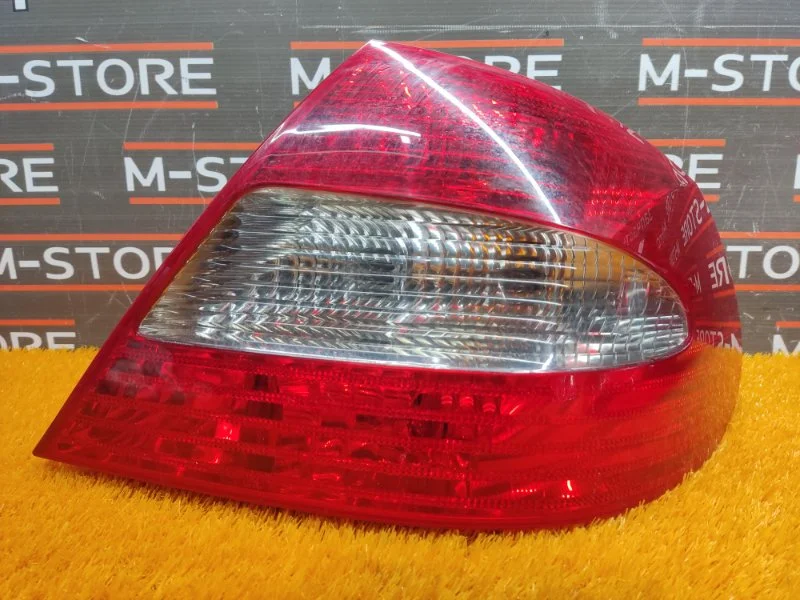 Фонарь задний правый Mercedes-Benz CLK-Class C209 - изображение 1