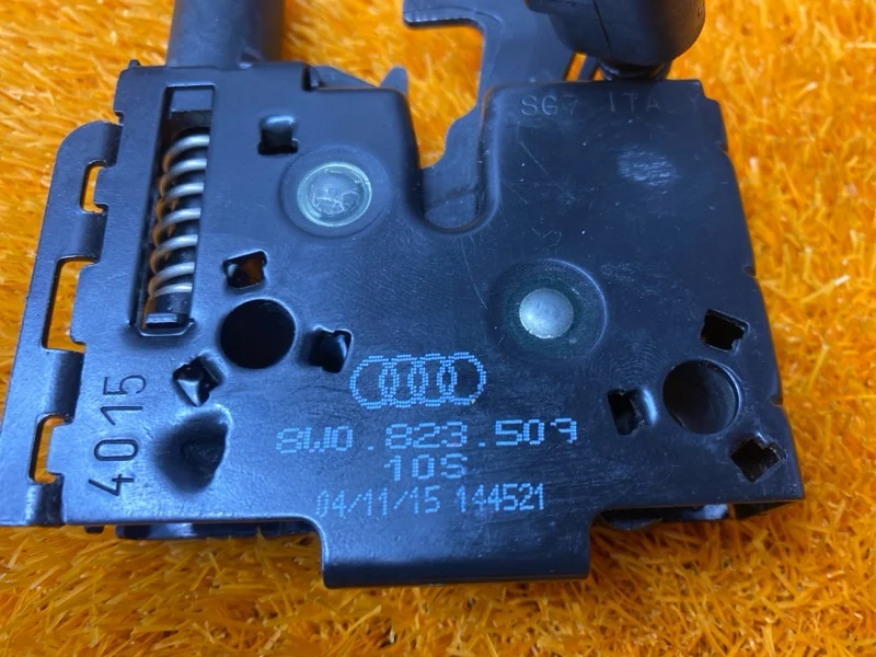 Замок капота Audi A4 B9/8W CVK 2015 - миниатюра 5