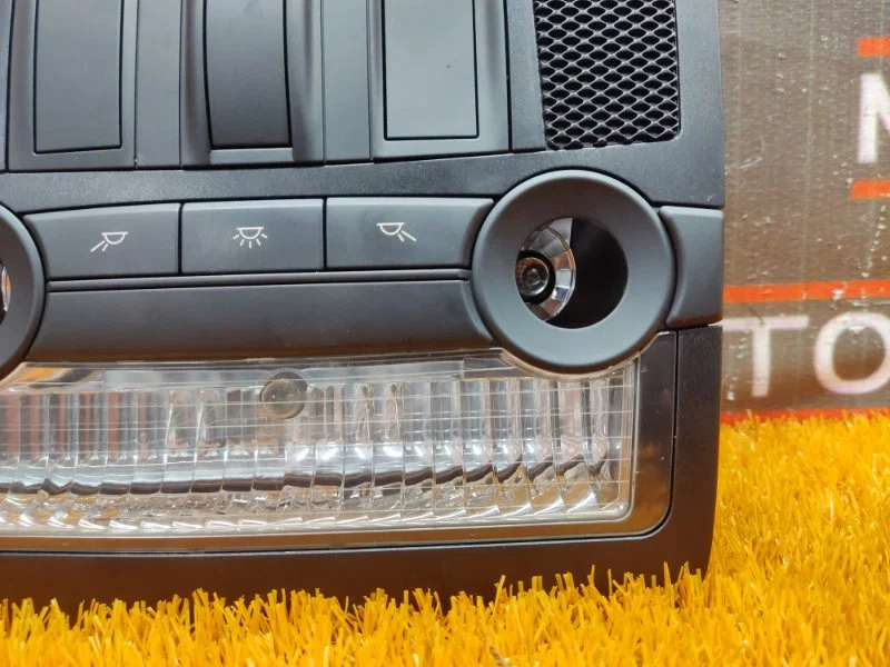 Плафон освещения передний BMW X5 E70 N52B30A 2008 - миниатюра 3