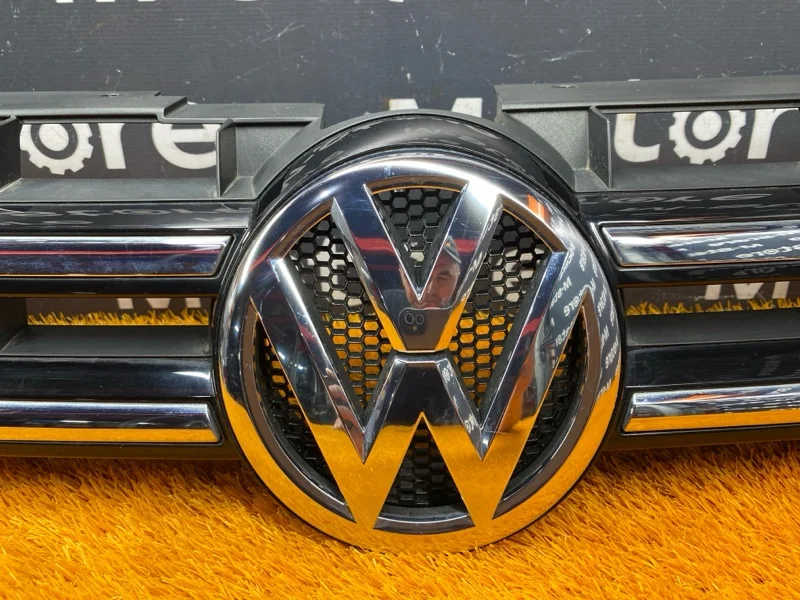 Решетка радиатора Volkswagen Touareg 7P CGR 2010 - миниатюра 5