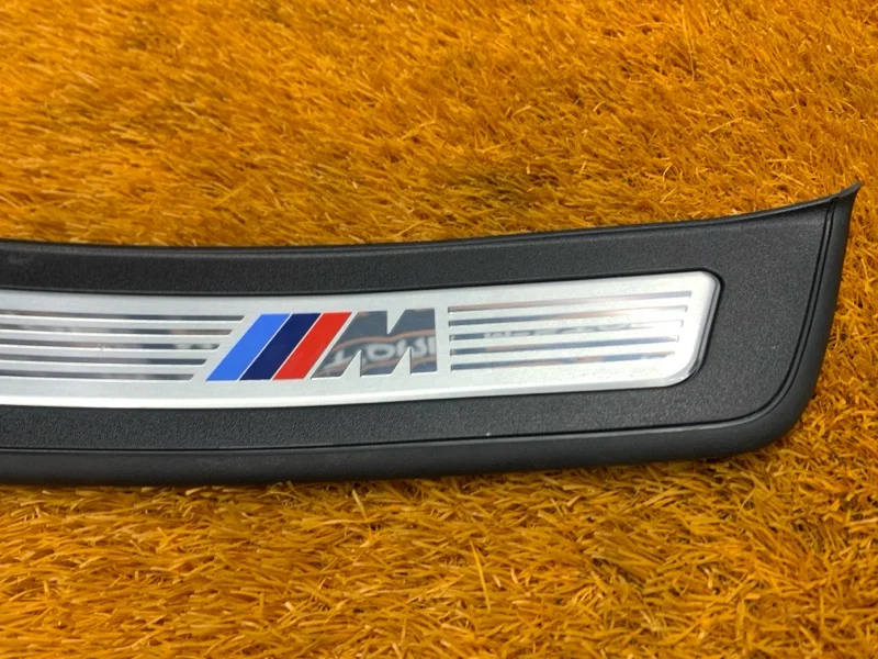 Накладка на порог салона BMW 5-Series F10 N47D20C - миниатюра 3