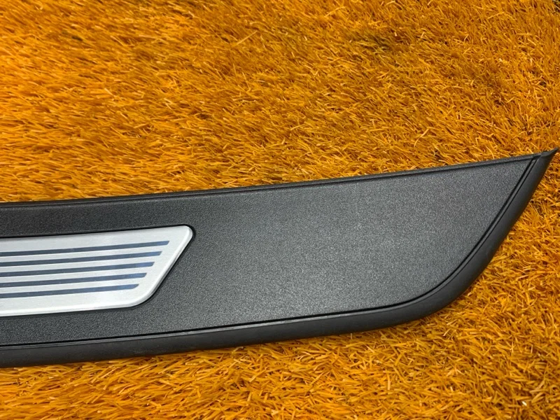 Накладка на порог салона BMW 5-Series F10 N47D20C - миниатюра 9