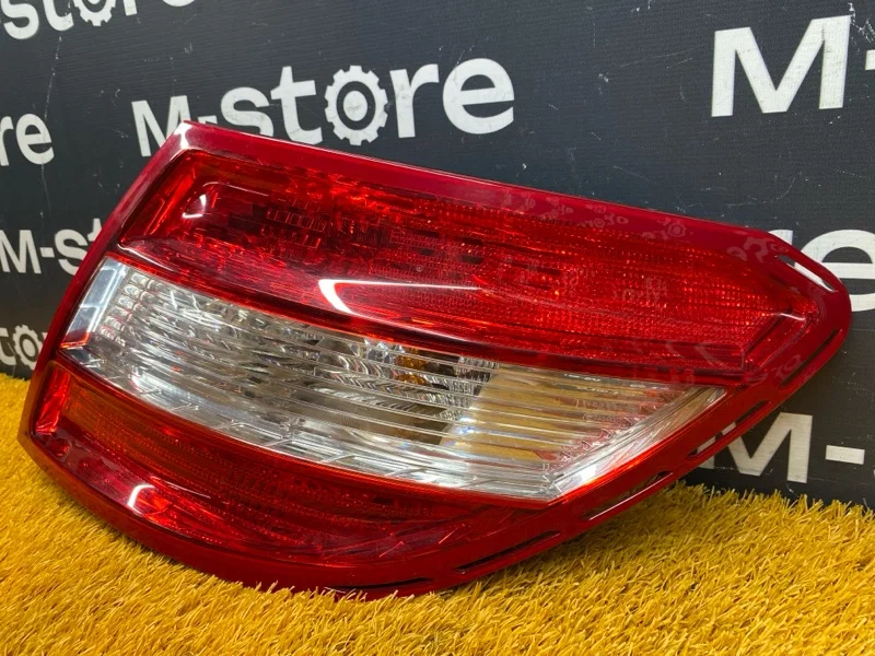 Фонарь задний правый Mercedes-Benz C-Class W204 - миниатюра 4