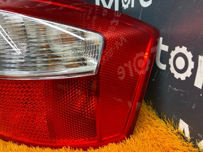 Фонарь задний правый Audi A4 B6/8E AMB 2004 - миниатюра 4