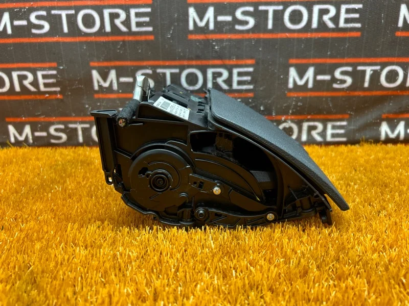 Монитор Mercedes-Benz C-Class W204 271.950 2008 - миниатюра 6