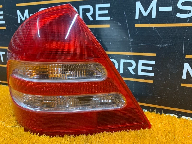 Фонарь задний левый Mercedes-Benz C-Class W203 - миниатюра 2