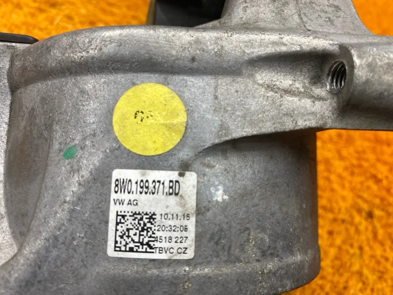 Подушка двигателя левая Audi A4 B9/8W CVK 2015 - миниатюра 7