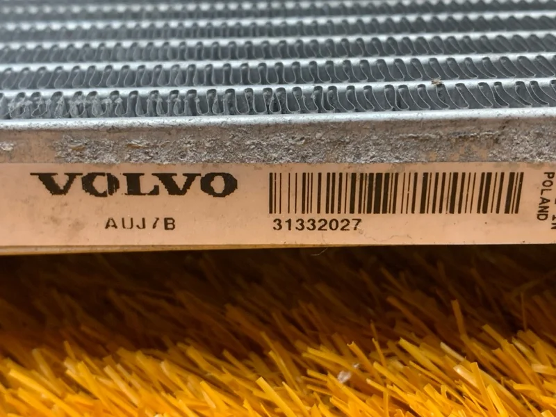 Радиатор кондиционера Volvo XC60 DZ40 B4204T11 - миниатюра 9