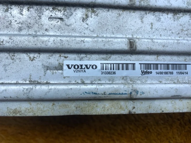 Интеркулер Volvo XC60 DZ40 B4204T11 2014 - миниатюра 6