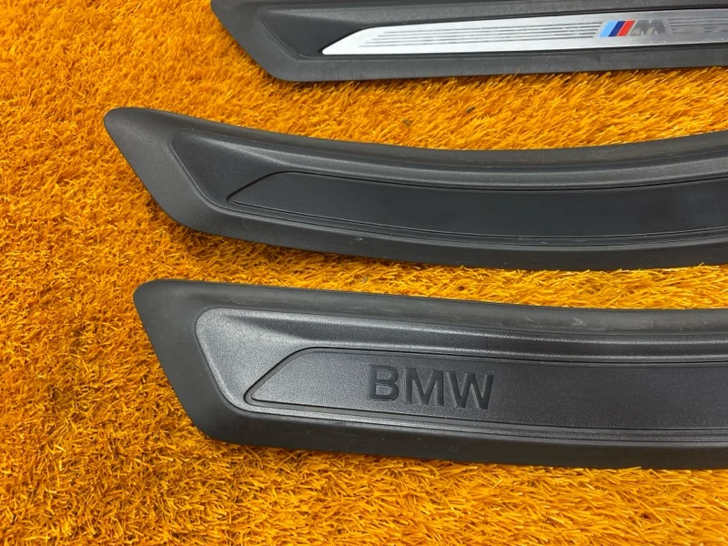 Накладка на порог салона BMW 1-Series F20 N13B16A - миниатюра 5