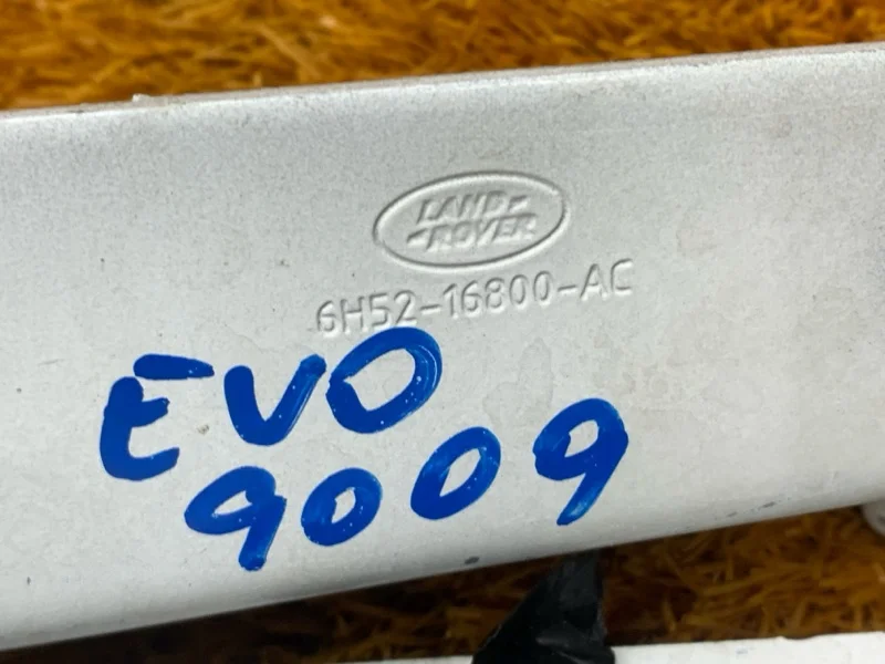 Петля капота Land Rover Range Rover Evoque L538 - миниатюра 7