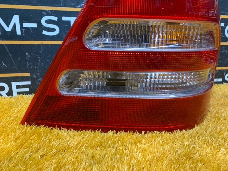Фонарь задний правый Mercedes-Benz C-Class W203 - миниатюра 2