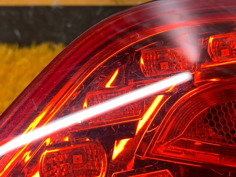 Фонарь крышки багажника правый Audi A4 B8/8K CDH - миниатюра 2