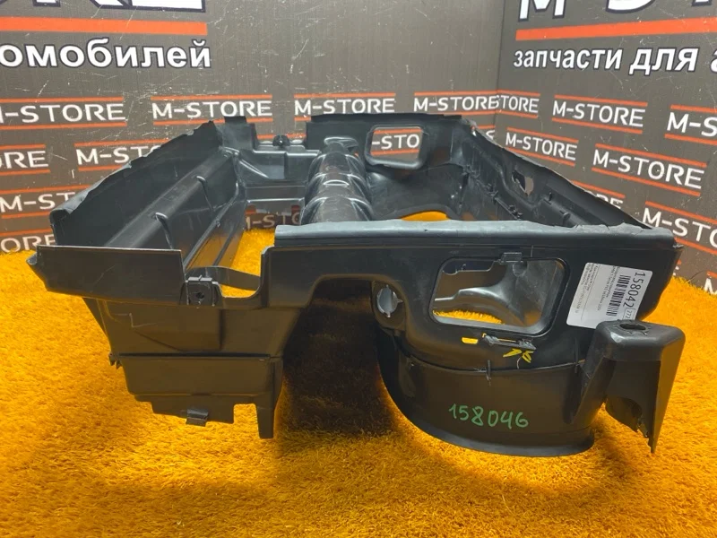 Воздуховод радиатора BMW 7-Series F01 N63B44A 2009 - миниатюра 9