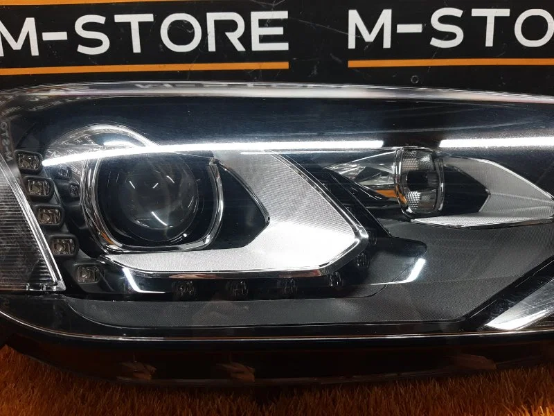 Фара правая Volkswagen Touareg 7P CGR 2011 - миниатюра 3